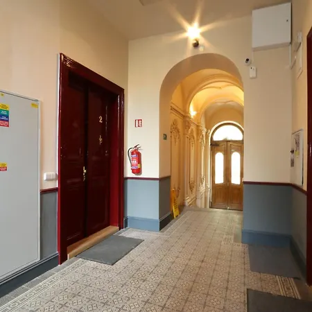 Vinohrady Moravska Apartamento *