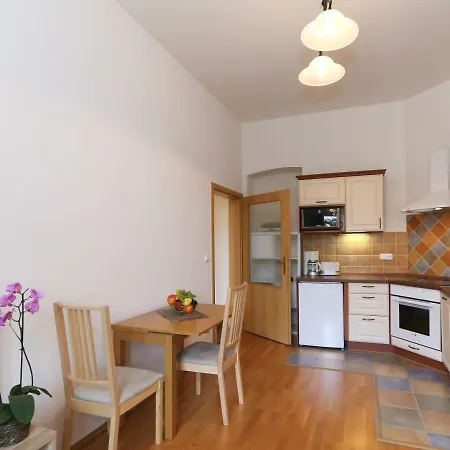 Vinohrady Moravska 아파트 프라하